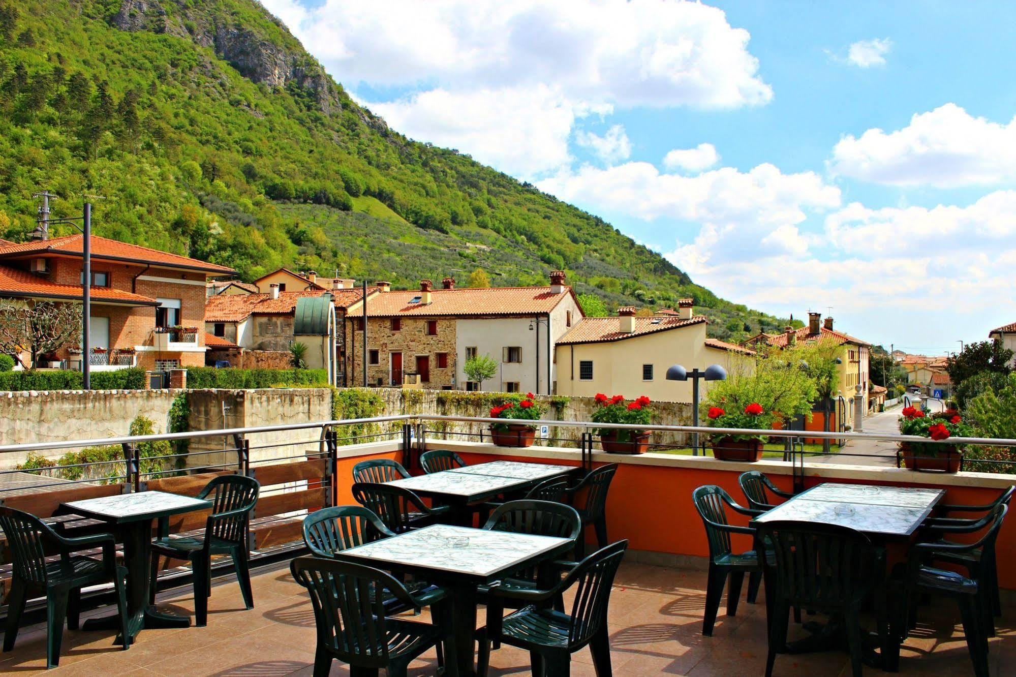 Hotel Miramonti Enoteca Pove del Grappa Exterior foto